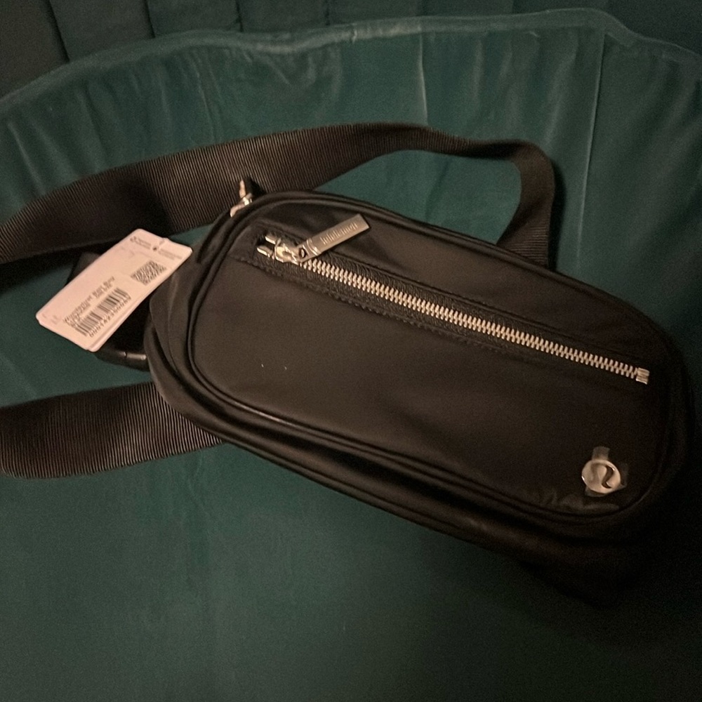Lululemon Wunderlust Belt Bag NWT 1.8L